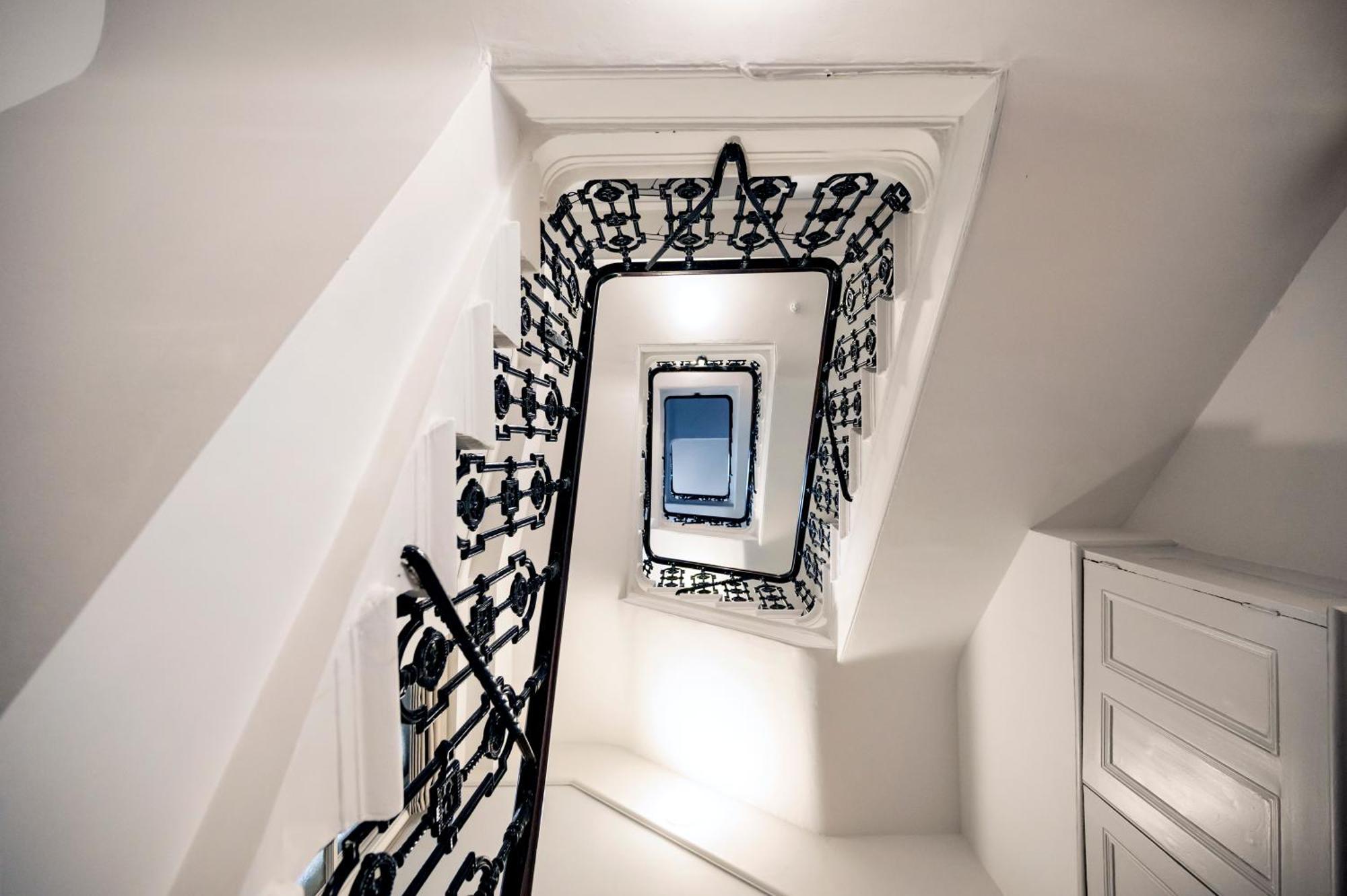 Welcome West End Theatre Apartment